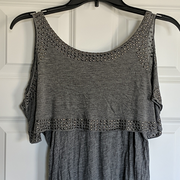 BCBG maxazaria cold shoulder top - Picture 5 of 6